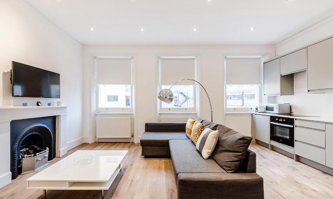Avonmore and Brook Green Apartamento | Bright 1 bedroom apt in Kensington Olympia