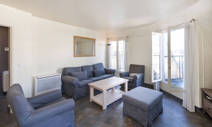 Chaussee-d'Antin Apartamento | 2 BD 2 BTH 6ª planta con ascensor y aire acondicionado cerca de las Galerías Lafayette / Madeleine