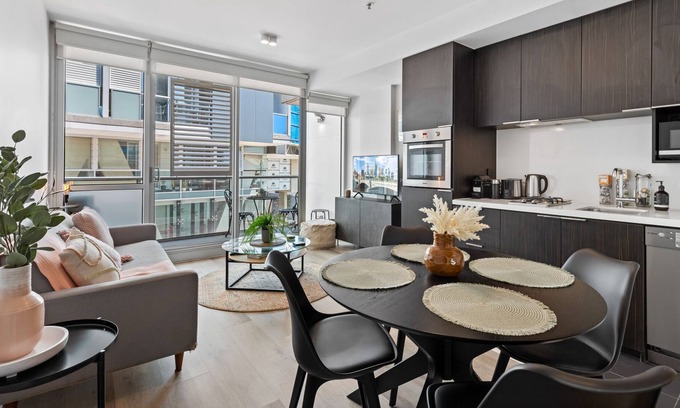 Fitzroy North Apartamento | Bright 2-Bed Abode by Edinburgh Park & Amenities