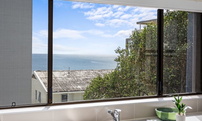 Moffat Beach Apartamento | Bright 2-Bed Top-Floor Flat Near Moffat Beach