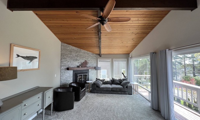 Nelscott Cabaña | Bright 2 bedroom with ocean and forest views - pet friendly!