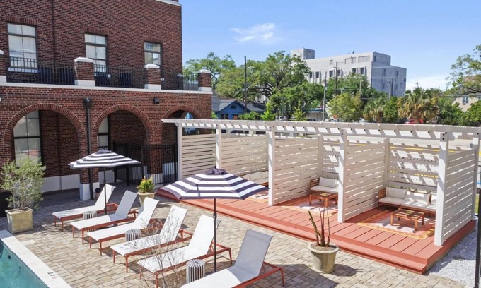 New Orleans Hotel | Bright 2BR Space with French Quarter Access