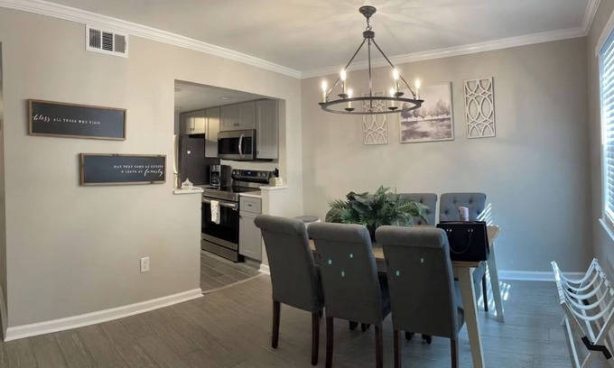 Palmetto Dunes Cabaña | Bright 2BR Townhome Pool & Beach Minutes Away
