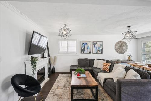 Northeast Mississauga Apartamento | Bright 3-BDRM House, Family Home & Parking, YYZ Airport
