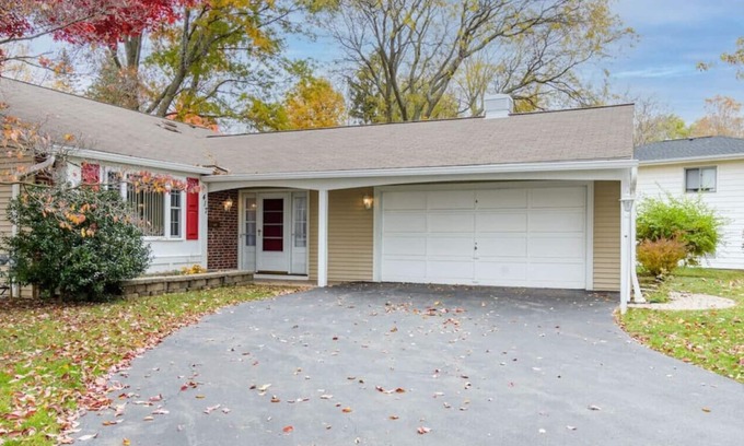 North Greece Casa | Bright 3-BDRM Ranch w/Patio in Greece, NY