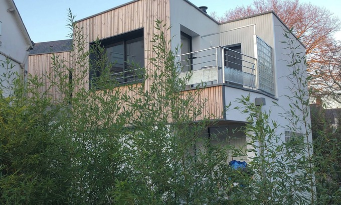 Bono Apartamento | Bright 53m2 apartment in the trees in the heart of a village on the Gulf of Morbihan