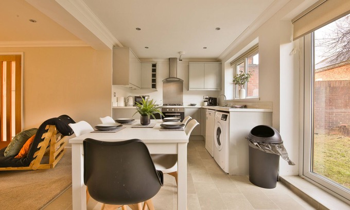 Llanishen Apartamento | Bright & Airy 3-Bed with Parking