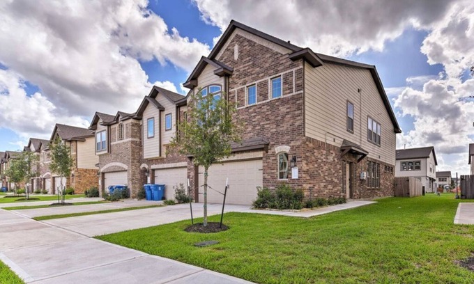 Rosenberg Casa | Bright & Airy 3BR Home Near OakBend Med Center - Perfect for Families & Nurses