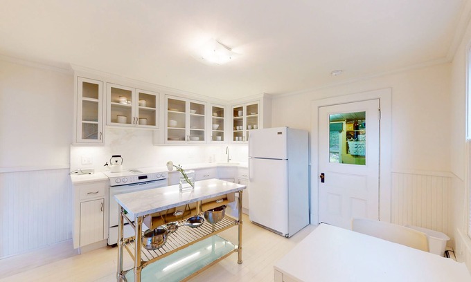Northeast Harbor Casa | Bright & airy cottage with firepit, bikes, high-speed WiFi & private W/D