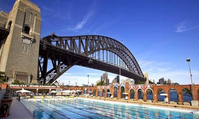 McMahons Point Apartamento | Bright and Breezy Harbour Views at McMahons Point