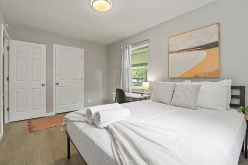 Royal Manor Casa | Bright and Breezy Gahanna Ranch 10min to INTEL