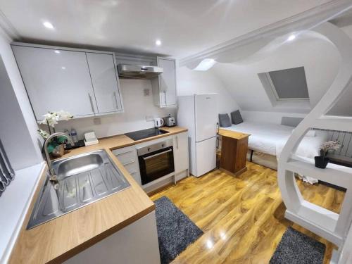 Iffley Apartamento | Bright and cosy loft converted studio apartment!