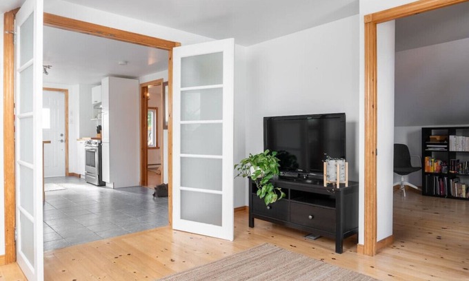 Gatineau Casa | Bright and Lofty 2BR in Gatineau