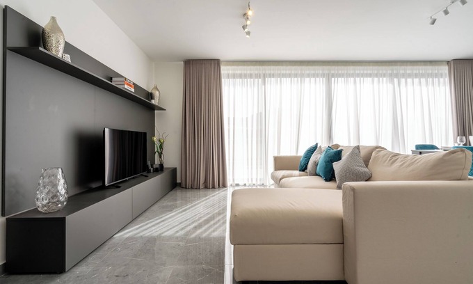 St. Andrew's Apartamento | Bright and Modern 2 Bedroom Penthouse