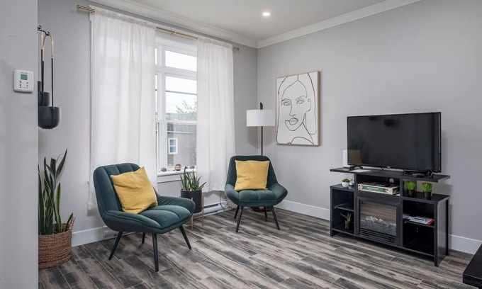 Downtown St. John's Casa | Bright and Modern Downtown St. John's Rowhouse