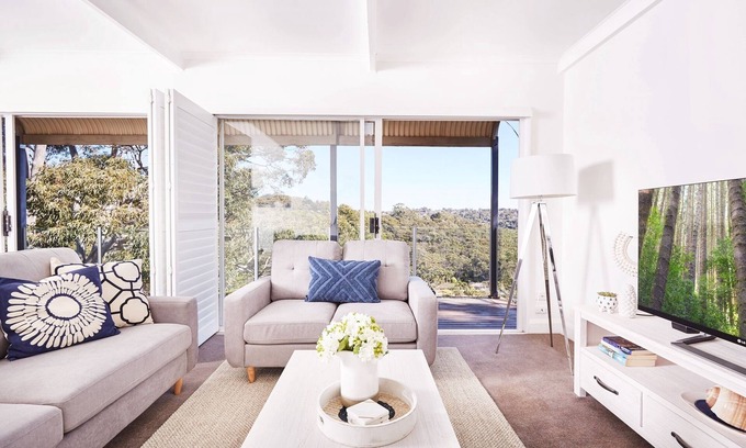 Frenchs Forest Apartamento | Brillante y espaciosa casa familiar con cubierta frondosa