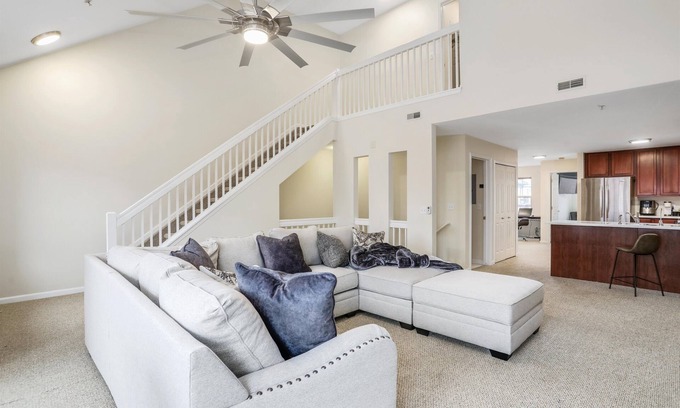Midtown Casa | Bright and spacious centrally located townhouse