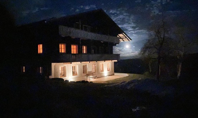 Kollnburg Apartamento | Bright and spacious holiday home (260 sqm) for up to 9 people with a surrounding balcony