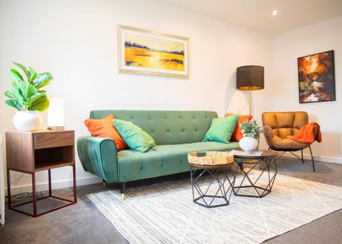 Holbrooks Casa | Bright and Stylish 3-bed House - Families and Contractors - Near Coventry Arena and M6
