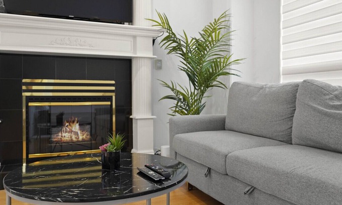 Hastings Casa | Bright and Updated Home near Burnaby