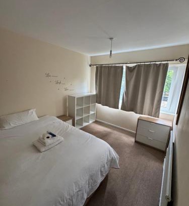Blackheath Casa | Bright Apartment near Lewisham Station