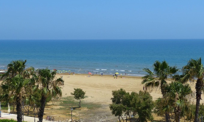 Pozzallo Apartamento | Pozzallo soleado apartamento por encima de la más hermosa costa céntrica