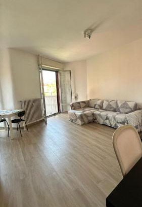 Lorenteggio Apartamento | Bright Apartment Segneri M4