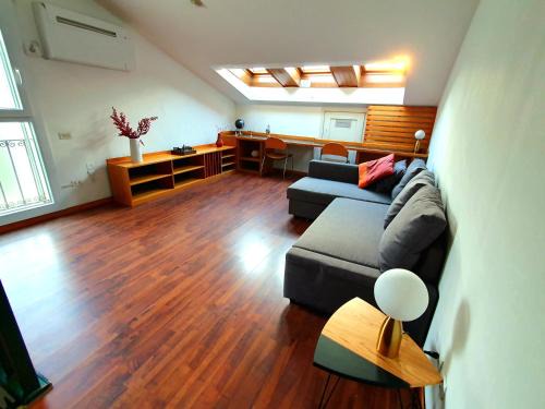 Historic Center Apartamento | Bright Apartment with Attic