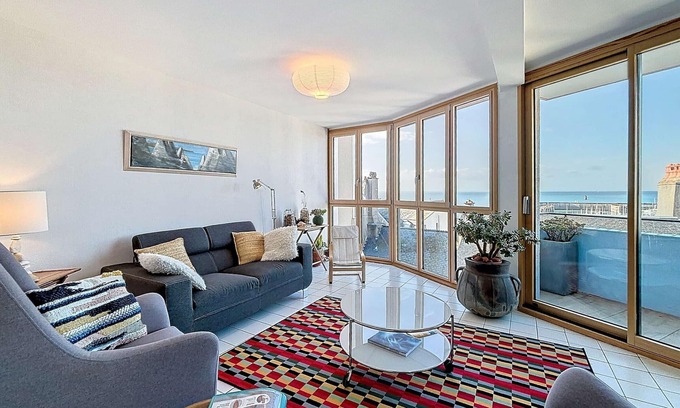 Granville Apartamento | Apartamento luminoso con ascensor, balcón y wifi gratis en Granville