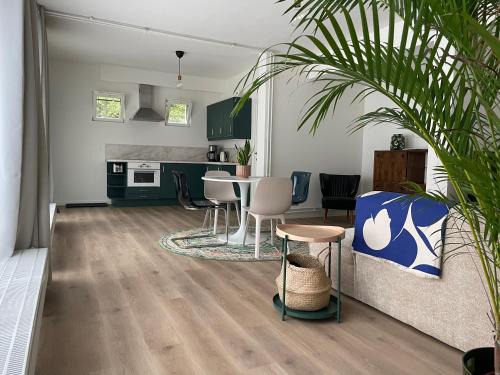 Sint-Amandsberg Apartamento | Bright apartment with private parking near Ghent city centre