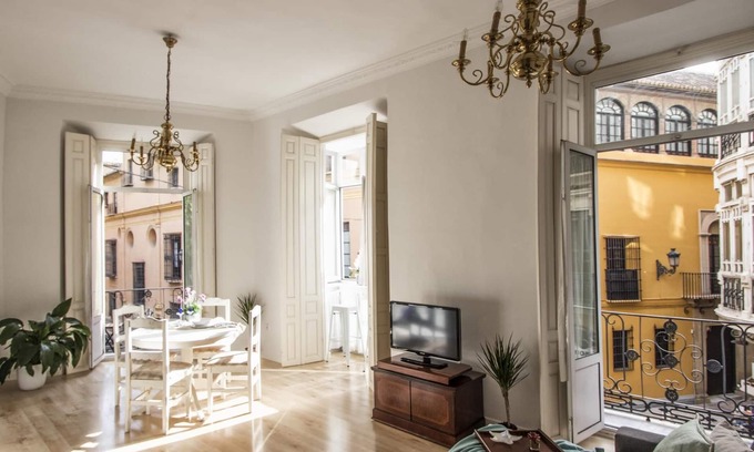 Centro Apartamento | Bright apartment with views of the Cathedral