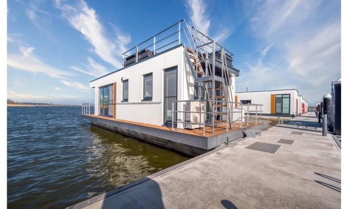 Ribnitz Alquiler De Eote | Bright Base with Coastal Access