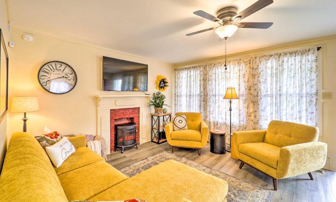 Boone Casa | Bright Boone Home Walk to Appalachian State!