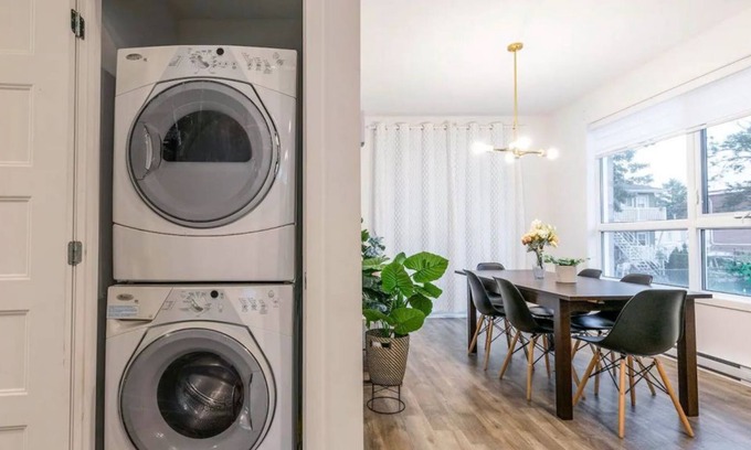 Longueuil Condominio | Bright & Charming 3BDR, Longueuil, Free Parking