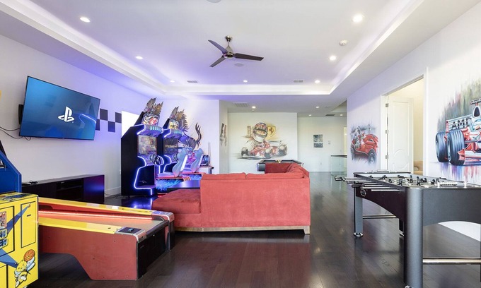 Reunion Casa | Bright Chic Oasis with Private Pool and Spa at Reunion