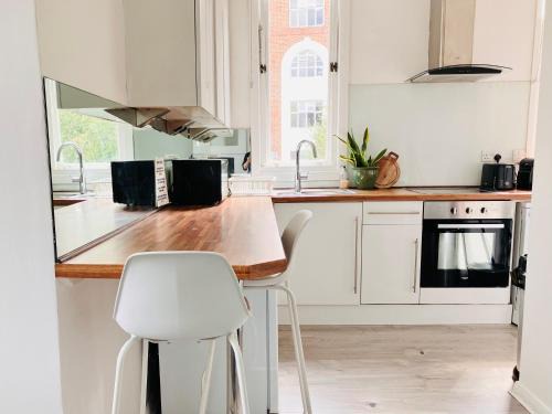 Turnham Green Apartamento | Bright CHISWICK Apartment - Great LOCATION