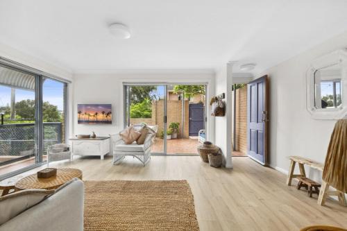 Avoca Beach Casa | Bright Coastal Townhouse with BBQ & Courtyard