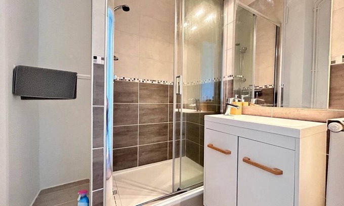 Teilhard Apartamento | Bright, comfortable studio close to hospitals