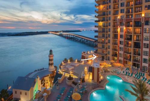 Destin Apartamento | Bright, Corner Unit With Incredible Gulf And Sunset Views!
