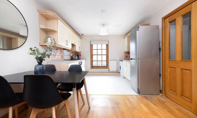 New Town Apartamento | Bright&Cosy Flat near Scottish Gallery