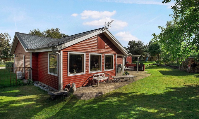 Haslevgarde Casa | Bright cottage 300 m from the beach