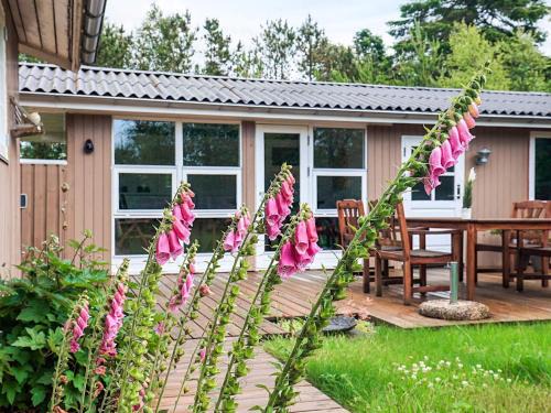 Hou Casa | Bright Cottage by the Lagoon-By Traum