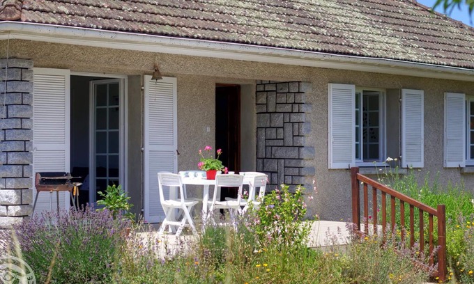 Nervieux Cabaña | Casa rural luminosa con gran jardín y tenis privado