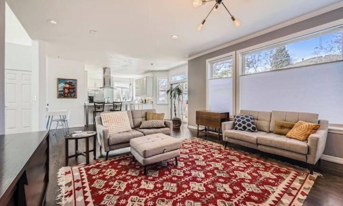 Longmont Casa | Bright & Cozy 3BDR Retreat in Longmont