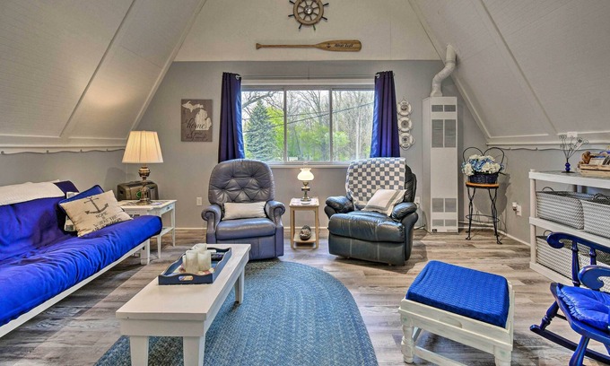 Algonac Apartamento | Bright & Cozy A-Frame Studio: Steps to River!