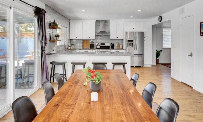 Paradise Villa | Bright, Cozy and Spacious Home w/ Heated Pool and Spa. Pet Friendly!