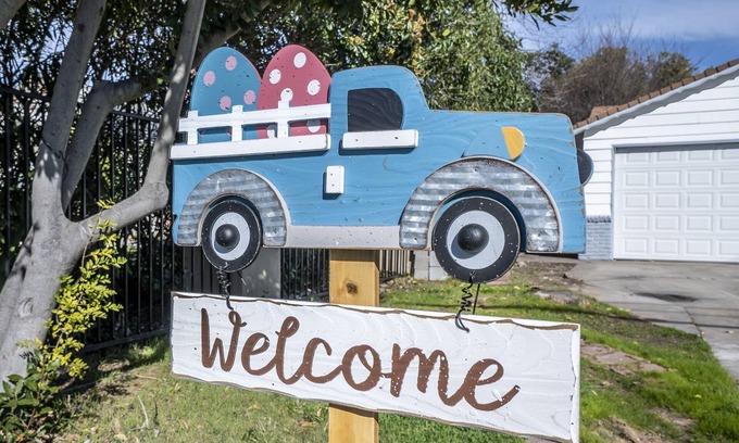 Carmichael Casa | BRIGHT & COZY FULLY REMODELED HOME