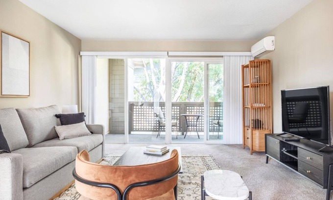 Cupertino Apartamento | Bright Cupertino 1BR w/ Pool, Cinema, Gym, walk to Shops, by Blueground