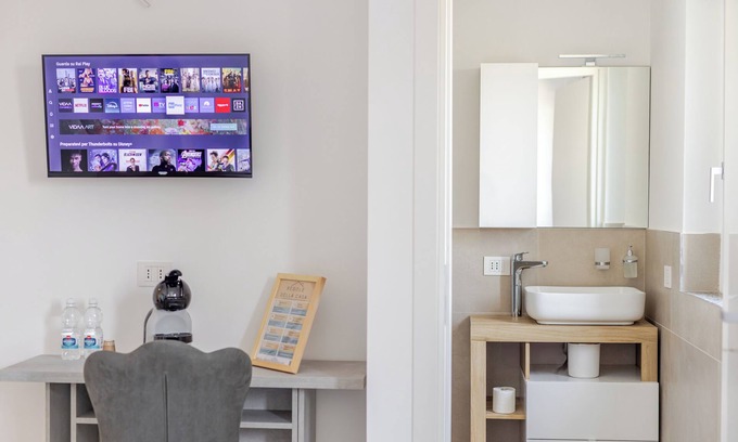 Trezzano sul Naviglio Condominio | Bright double room with private bathroom 20 min. from Milan (Room no. 1)