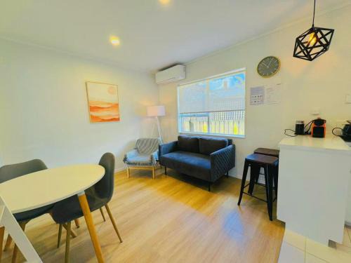 Mount Eden Apartamento | Bright Eden Park two bed townhouse private parking